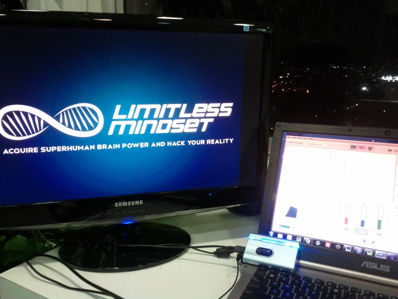 emWave on limitless desk in coworking space